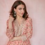 Soha Ali Khan Instagram - Look on the pink side of life @kadamajay