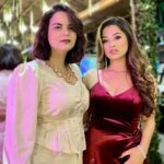 Somi Khan Instagram - True people in your life who make you laugh louder, smile brighter and live better #terayaarhoonmain❤️ @harmeen_kaur___ ————————————————— #blessed #hapiness #instagood