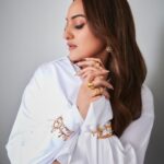 Sonakshi Sinha Instagram - Lewk here!! #dahaadonprime