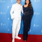 Sonakshi Sinha Instagram - First international red carpet?!? OF COURSE it had to be a saree!!! #represent Berlinale - Berlin International Film Festival
