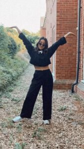 Sonakshi Sinha Instagram - Is your wardrobe as colorful as mine?!? #reels #reelsinstagram #blackismyhappycolor