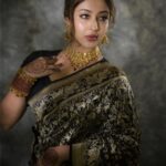 Sonarika Bhadoria Instagram - Behena Ki Shaadi🌼 📸 @deepak_das_photography / @kakali_das_photography 👗 @devissha.banaras 💎 @adan_creation_