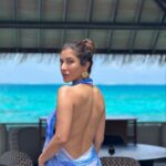 Sophie Choudry Instagram - Feelin Bluetiful🩵🌊 Paneyo @shivanandnarresh Earrings @gaiatreelabel @tanimakhosla @ambereenyusuf @fairmont.maldives @fairmonthotels #fairmontmaldives #fairmonthotels @travelscapes_vm #ocean #blue #watervilla #beachbabe #maldives #vacaymode #feelslikesummer #beachlife #sophiechoudry #holidaylook #styleinspo Fairmont Maldives, Sirru Fen Fushi