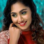 Sreethu Krishnan Instagram - 🎄🫶🏻✨… Makeup and hairdo @kalps_makeover_artist 🫶🏻 proudddddd girlll💜 Outfit @mudra_by_maria ❤️ 📸 @68focus_photography 🤍 Location @ravalstudios #sreethukrishnan #christmas #xmas #photoshoot #instagram #post #merrychristmas #🎄 #🫶🏻 #🌟