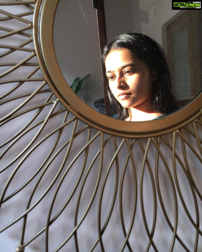 Sri Divya Instagram - #VitaminD☀️💛, but it’s been harsh lately ! 🫠🥲