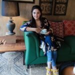 Sridevi Vijaykumar Instagram - Happy Saturday 😊☕️ Have a relaxing,warm and safe weekend . . . . . . #happyweekend #saturdayvibes #coffeefirst #newmonth #april #holidayseasonshortly #goodvibes #smile #love #happy #myvibe✌️