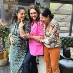 Sridevi Vijaykumar Instagram - Always a good time with my girls 🌸💫 . . . . . . . . . #girlfriendsquad #bestriendsquad #femaletrios #weekendvibes #goodweekend #sundaybrunches #outfitoftheday #fitoftheday #squadgoals #friendshipgoals