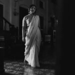 Srinda Instagram - The recent photoshoot I did with @clone_online, was one close to my heart. The essence of the brand, the simplicity that it endorsed reflected on the shoot. Wrapped in linen sarees, barefeet, it all just felt like home. (I've always been on the petite side, and that's left me feeling conscious everytime I've worn a saree) With time, these inhibitions have faded and all I see when I look at a saree now, is Beauty💓