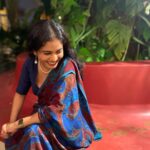 Srinda Instagram - Recently decided to wrap myself up in ummi's saree for my dear friend's beautiful wedding.🎊 Something about wearing my Ummi's saree takes me back in time, and it almost always feels like a warm hug of nostalgia ❤️ @cameella_boutique made this gorgeous blouse in a days time for me, and @unnips worked his magic as always and I couldn't be happier! Can you tell? P.S. introducing to you the new way to socially distance & dance at weddings 💃 📸 @unnips #vintagevibes #sareelove #marithesaree #nostalgia #covidweddings #silksarees #happyme Old Harbour Hotel, Kochi, India