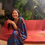 Srinda Instagram - Recently decided to wrap myself up in ummi's saree for my dear friend's beautiful wedding.🎊 Something about wearing my Ummi's saree takes me back in time, and it almost always feels like a warm hug of nostalgia ❤️ @cameella_boutique made this gorgeous blouse in a days time for me, and @unnips worked his magic as always and I couldn't be happier! Can you tell? P.S. introducing to you the new way to socially distance & dance at weddings 💃 📸 @unnips #vintagevibes #sareelove #marithesaree #nostalgia #covidweddings #silksarees #happyme Old Harbour Hotel, Kochi, India