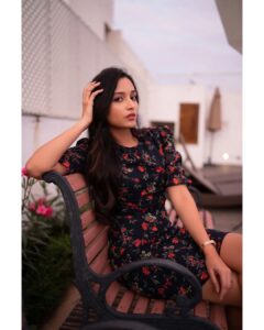 Srinidhi Ramesh Shetty Instagram - This is the happy me!🦭
This is not a victory sign! but if it is one then it is only because of all of you🫶🏻
Thanks a billion times for all the love & support n the lovely birthday wishes♥️🙏🏼

#gratitude lots of love 🧸🫠