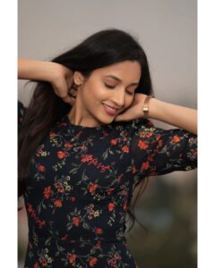 Srinidhi Ramesh Shetty Instagram - This is the happy me!🦭
This is not a victory sign! but if it is one then it is only because of all of you🫶🏻
Thanks a billion times for all the love & support n the lovely birthday wishes♥️🙏🏼

#gratitude lots of love 🧸🫠