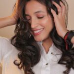 Srinidhi Ramesh Shetty Instagram - This summer is all about beautiful hair & a color upgrade 🤍 My hairdresser @kabir_the_hair_artist from @lookssalon_bnglr helped me select classic mocha, which is just the right shade for my hair. Absolutely in love with how stunning & subtle my @lorealpro French Balayage looks. Now, can’t really wait to flaunt my beautiful hair everywhere I go 💕 Visit the nearest L'Oréal Professionnel-partnered salon and get your personalized French Balayage 🤍 #AD #FrenchBalayageIndia #MyFrenchBalayageIndia @lorealpro @lorealpro_education_india