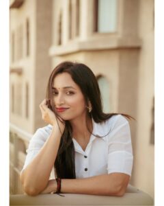 Srinidhi Ramesh Shetty Instagram - I stare. But you make me smile 🫣🤭🫠💛

📸 @abhicolorsmanyu ✨️