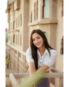 Srinidhi Ramesh Shetty Instagram - I stare. But you make me smile 🫣🤭🫠💛

📸 @abhicolorsmanyu ✨️