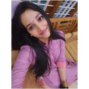 Srinidhi Ramesh Shetty Instagram - ಹಾಗೆ ಸುಮ್ಮನೆ 🫠💌