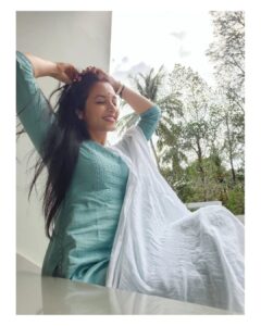 Srinidhi Ramesh Shetty Instagram - Love & devotion 🌸🙏🏻💕