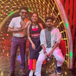 Srushti Dange Instagram - What a episode 🙌💫🌸 Double trouble “Srushtii Dhamaka” #love #instagood #fashion #photooftheday #beautiful #photography #happy #picoftheday #cute #srushtidange #like4like #travel #instagram #style #summer #instadaily #fitness #food #fun #beauty #instalike #smile #cookuwithcomali #music #ootd #instamood #cwc #cookwithcomali #cookwithcomali4 #cookwithcomaliseason4