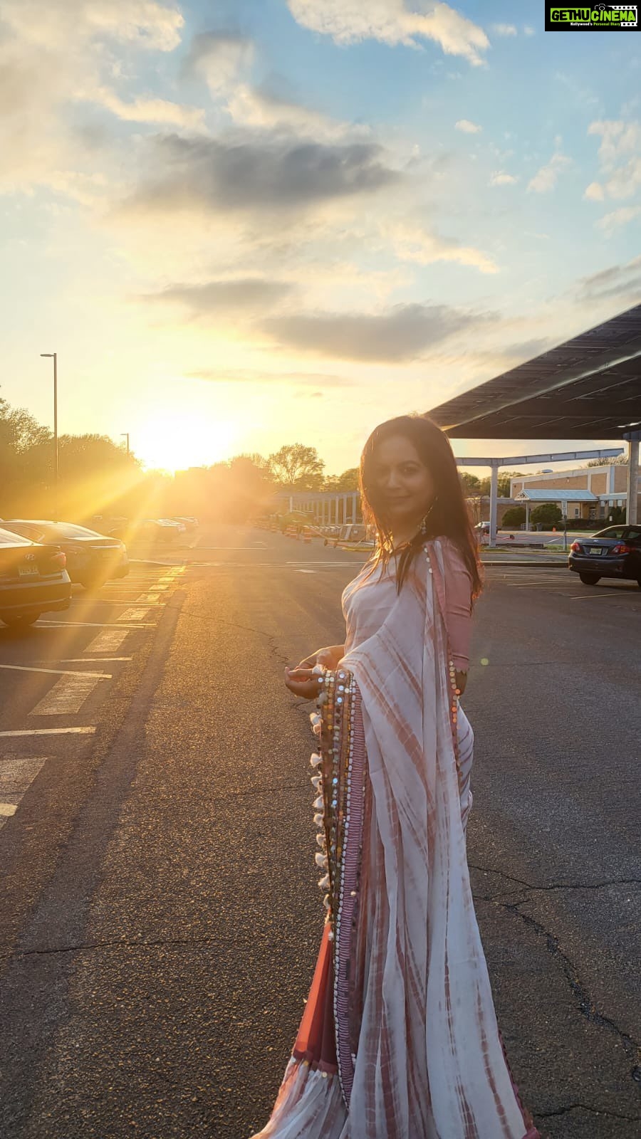 Sunset Pose Ideas | Beach pictures, Beach girl, Beach outfit