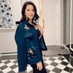 Sunny Leone Instagram - Tell’em Charlie’s coming!! Jacket By @parul_j_maurya Styled by @hitendrakapopara Fashion Team @tanyakalraaa @sarinabudathoki