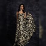 Sunny Leone Instagram - About my night! Outfit by @whencut_goddamn Earrings by @maaliciousjewelry Styled by @hitendrakapopara Fashion Team @tanyakalraaa @sarinabudathok HMU @scottf_beauty Assisted by @shefali.makeuphair Photographer: @ishanzaka Photography Assistant: @vikrant_ry