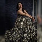 Sunny Leone Instagram - About my night! Outfit by @whencut_goddamn Earrings by @maaliciousjewelry Styled by @hitendrakapopara Fashion Team @tanyakalraaa @sarinabudathok HMU @scottf_beauty Assisted by @shefali.makeuphair Photographer: @ishanzaka Photography Assistant: @vikrant_ry