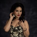 Sunny Leone Instagram - About my night! Outfit by @whencut_goddamn Earrings by @maaliciousjewelry Styled by @hitendrakapopara Fashion Team @tanyakalraaa @sarinabudathok HMU @scottf_beauty Assisted by @shefali.makeuphair Photographer: @ishanzaka Photography Assistant: @vikrant_ry