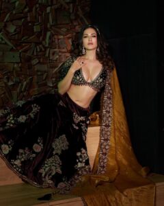 Sunny Leone Instagram - When you finally see abs 😂
.
.
Shot for @fablookmagazine 
Makeup by @starstruckbysl
