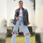 Sunny Leone Instagram - Just hanging around!! Jacket by @freakinsindia Styled by @hitendrakapopara Fashion Team @tanyakalraaa @sarinabudathoki