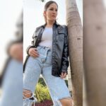 Sunny Leone Instagram - Just hanging around!! Jacket by @freakinsindia Styled by @hitendrakapopara Fashion Team @tanyakalraaa @sarinabudathoki