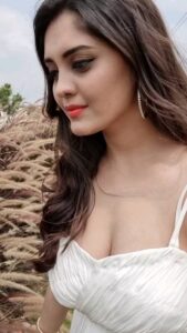 Surabhi Instagram - November feels ✨️

#reelsinsta #shootlife #reelitfeelit🧚🏼‍♀️ #instareels #bangaloredays #throwback