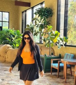 Surabhi Instagram - Soaking in some ☀️ rays 

Photo credits 💖📸 @_smitapuranik 😘

#vacayvibes 🌴 #surofficial #surabhi #surbhi