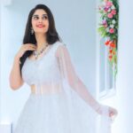 Surabhi Instagram - This beautiful dress feels like a dream in white 🤍💫 Wearing this stunning creation by @labelnurvi 💖 Styled by @impriyankasahajananda 💖 Hairstyling @seena_hair143 Accessories by @labelnurvi : : : #styledbypriyankasahajananda