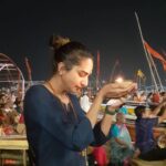 Sureka Instagram - Hara hara Mahavev #varanasi #gangapushkaram