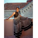 Surveen Chawla Instagram - Fluid and geometric… Classic and contemporary… A Riviera special🖤🤍 Outfit: @ka_sha_india Jewellery: @rheakapoor x @pipabella by @nykaafashion Styled by: @sukritigrover Styling Team: @vanigupta.23 @simrankumar19 Intern: @mahek_gada Shot by: @faisal_miya__photuwale #Cannes #Cannes2023