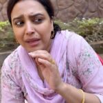 Swara Bhaskar Instagram - Nose Piercing Desi Style!!!! On set of #MrsFalani #DayOne ; I realise I should get my nose pierced for these roles! Here’s a peak into this rather torturous but swift procedure! Thanks to the local jeweller who came and did it. Enjoy my suffering ya’ll! 😬🤯😭 Chhattisgarh