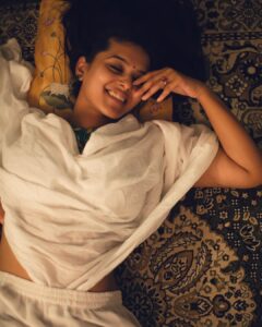 Swathishta Krishnan Instagram - 🫰🏻🫰🏻
.
.
.
@padambyveni
