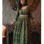 Swathishta Krishnan Instagram - Pick one from the lot💚 For the press meet of #ondusaralapremakathe . . . Wearing @samyakkclothing Styling @beingstyl Asst stylist @stylefiles_bydeepikareddy Makeup @makeupartitstnaveen94 Hairdo @nethramanju24makeupartist Captured by @virat_pictures_ Edit @mikkie_photographhy