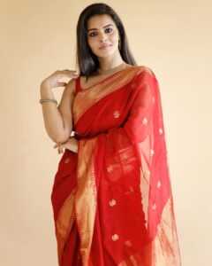 Swathishta Krishnan Instagram - ❤️❤️❤️
.
.
.
.
Wearing @thepallushop 
Click @thatmadraskaran 
Mua @pavihairandmakeup