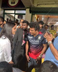Swathishta Krishnan Instagram - 🤍🤍🤍🤍
That was an amazing day , it was lovely meeting Shivanna sir 🤍🙏
.
.
.
.
#cskvsrcb