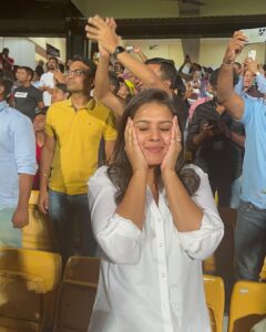 Swathishta Krishnan Instagram - 🤍🤍🤍🤍
That was an amazing day , it was lovely meeting Shivanna sir 🤍🙏
.
.
.
.
#cskvsrcb