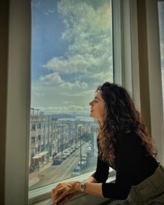 Taapsee Pannu Instagram - A month long holiday, travelling is happiness but making yourself feel like at home on these trips makes me happiest. 
New York-San Francisco-Los Angeles-Las Vegas-San Diego-Miami 
#FeelAtHome #AirbnbPartner
Thank you @airbnb