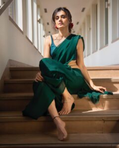 Taapsee Pannu Instagram - छ न छन छ ना ना नू छ न छन छना ना ना
छ न छन छ ना ना नन छम छम छम छमा छम🥀
