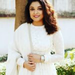 Tanushree Dutta Instagram - I just had a realization!! My controversies gave some B- grade bollywoodias a lot of media attention. I think that was the point of these old & aging flop shows like Patekar & others. To trouble me & get a reaction, then make an issue of my reaction and get some mileage for their failing careers. I just understood the whole game! 🤦‍♀️ Then they attacked me & accused me of doing publicity stunt 🙄 Reverse psychology, Well played!! It was them doing all this for publicity by bulldozing on me. Coz their prolific careers were finished a long time ago & I was a young rising star. Please Google to verify this fact!! Gosh! Should have never entertained such senior strugglers. I had no one to advise me on projects, media, PR etc. I didn't know that even established people can stoop so low in Bollywood, I was new to this Bollywood politics which everyone is aware of nowadays. That is their level & they never grew in life despite dragging me in the muck but look what I did in my life with all that mudslinging thrown at me. Good thing is I'm still rising...albeit in a different way. 😌 But I can always switch course & start again like new with all this life experience behind me.