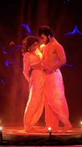Tejaswi Madivada Instagram - Let’s light up the show 🫶🏻💥 

#reels #reality #dancereels #akhilsarthak #tejaswi #realityshow #bestfriends