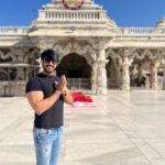 Thakur Anoop Singh Instagram - What more could I have asked for than to end this year by taking Darshan of goddess Amba maata in Gujarat. Thanks to the authorities for making arrangements and taking care. 🙏 Amba Mataji Mandir