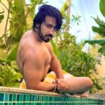 Thakur Anoop Singh Instagram - Me time Pool side sunbathing in Goa 🏝️ At this amazing resort called @romeolanegoa In Vagator, Goa by @saurabhluthra16 @luthragaurav @__vipulgupta