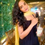 Tuhina Das Instagram – My way of beating the summer heat is cold coffee🥤 What’s yours?

#summertales #summerdrinks #coldcoffee #indianwear #tuhinadas