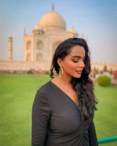 Tuhina Das Instagram - Feeling the beauty and love around! ✨

#throwback #flashbackfriday #traveldiaries #tuhinadas