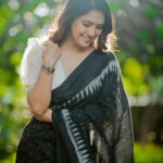 Vani Bhojan Instagram - Saree @thenmozhidesigns Photography @karthikha_photography Hair & draping @priyaprabu_artistry